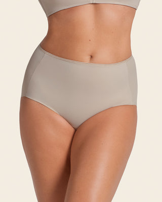 Panty clásico efecto invisible de control fuerte en abdomen#color_802-cafe-claro