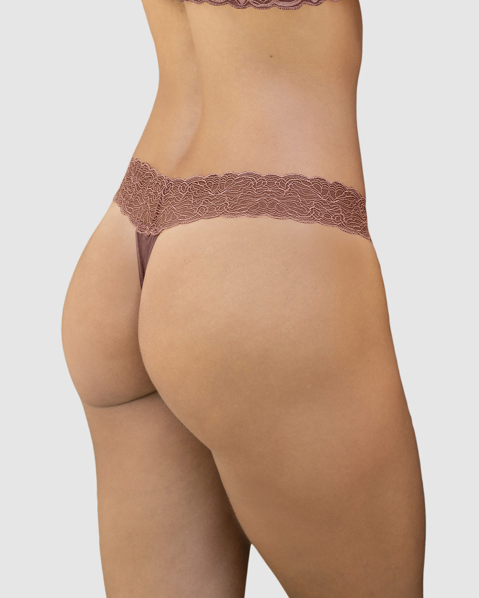 Brasilera con encaje en cintura y tela lisa