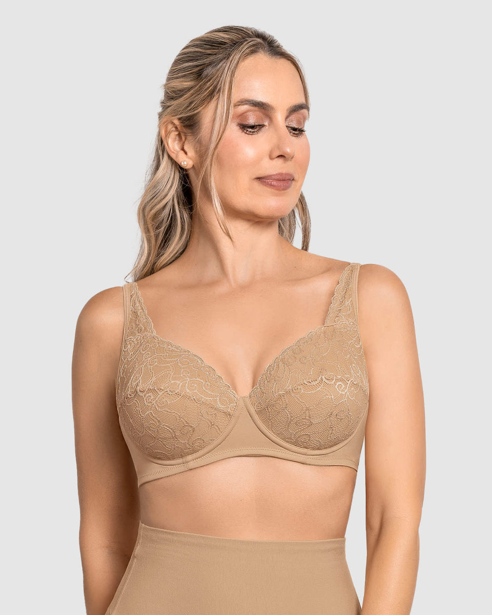 Brasier triangular con copas en encaje y espalda en tela lisa