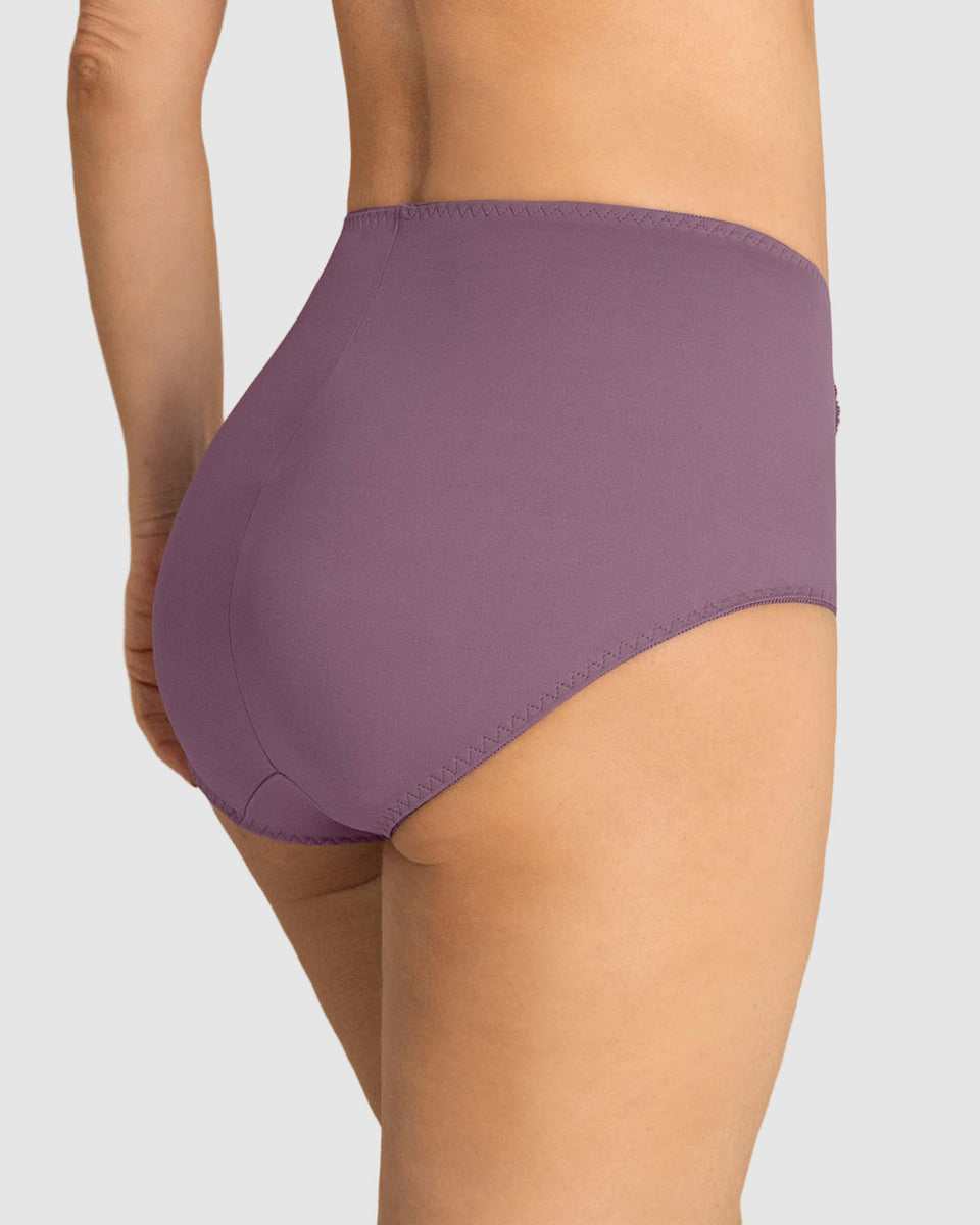Panty clásico de control suave con toques de encaje en abdomen