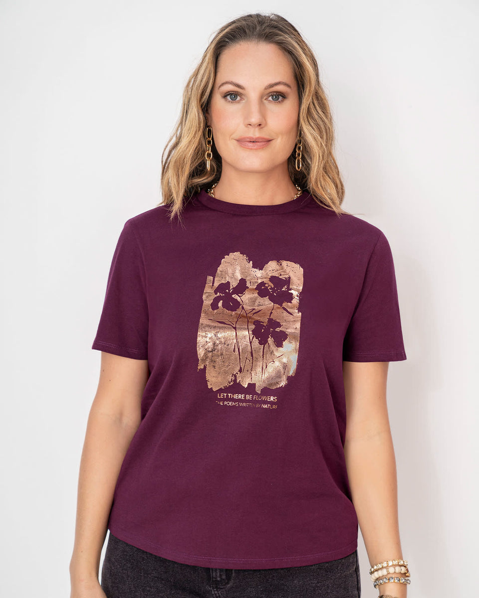 Camiseta manga corta con mensaje en el frente