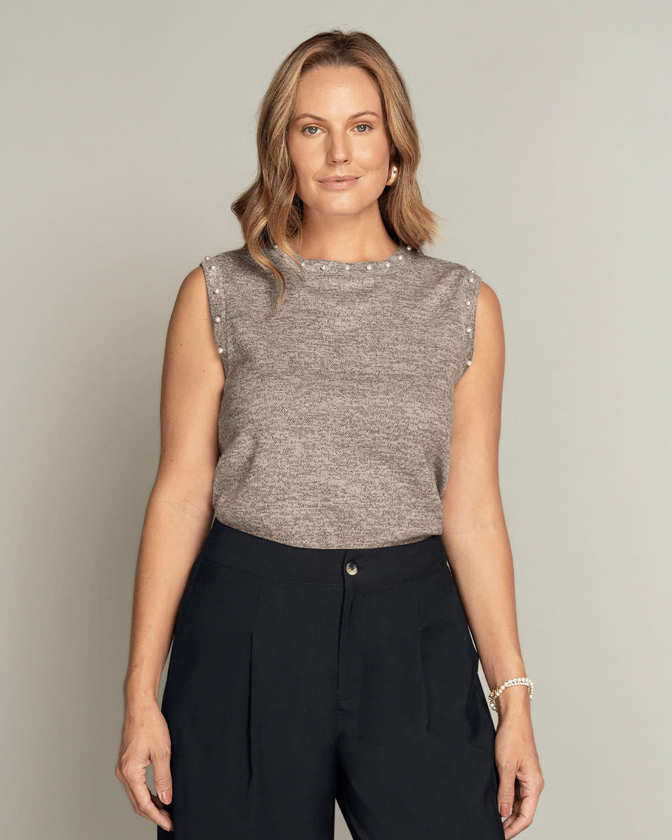 Camiseta manga sisa con perlas decorativas