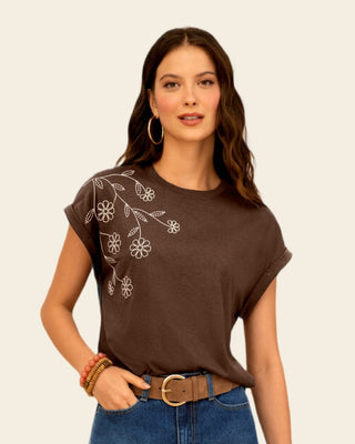 Camiseta manga corta con estampado con relieve#color_c23-cafe