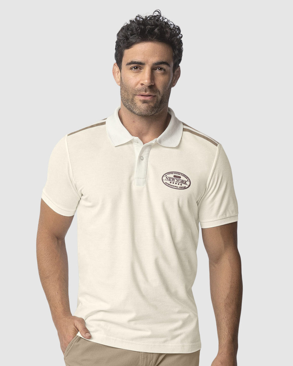 Camiseta tipo polo con estampado en relieve