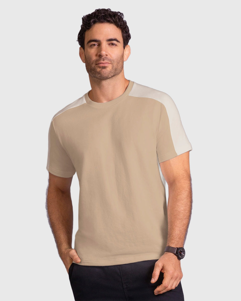 Camiseta básica con cortes decorativos en hombros