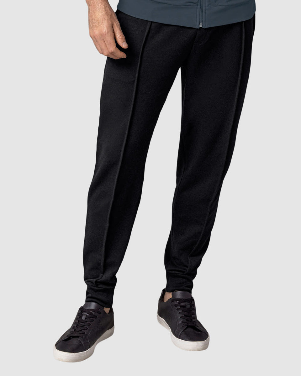 Jogger con cortes decorativos en frente