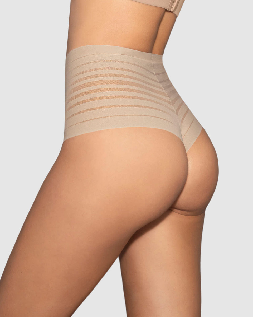 Panty alto de control suave con encaje en bandas