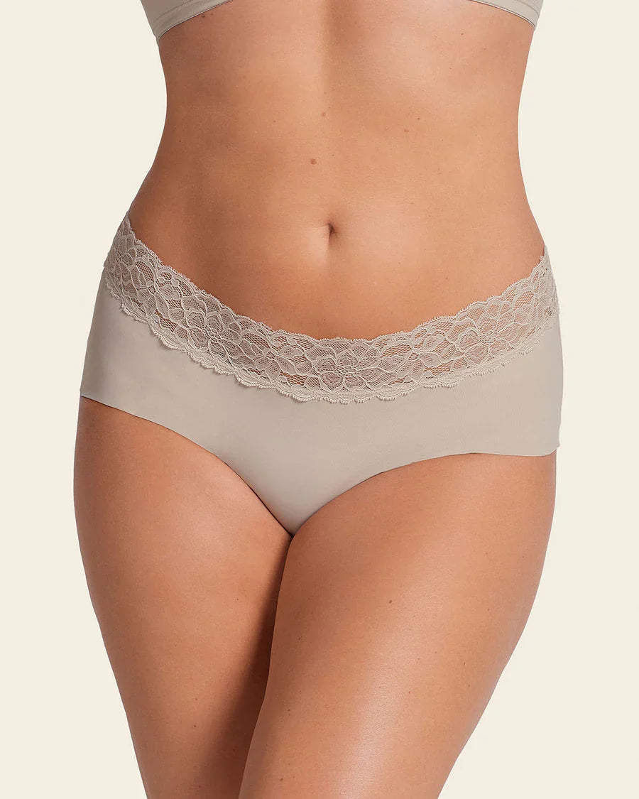 Panty hipster en tela ultraliviana con franja de encaje
