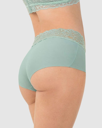 Panty hipster en tela ultraliviana con franja de encaje#color_620-verde-claro