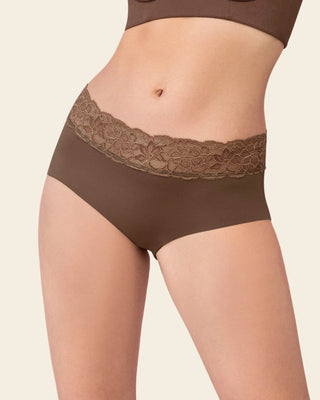 Panty hípster en tela ultraliviana con franja de encaje#color_857-cafe-medio