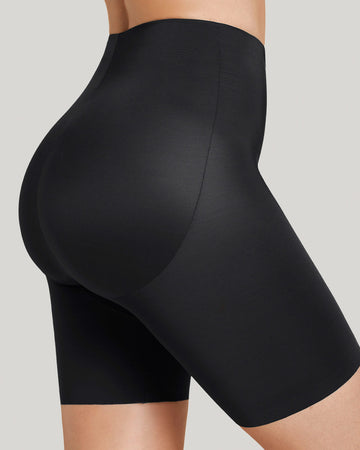 Panty short invisible de control moderado con realce de glúteos#color_700-negro