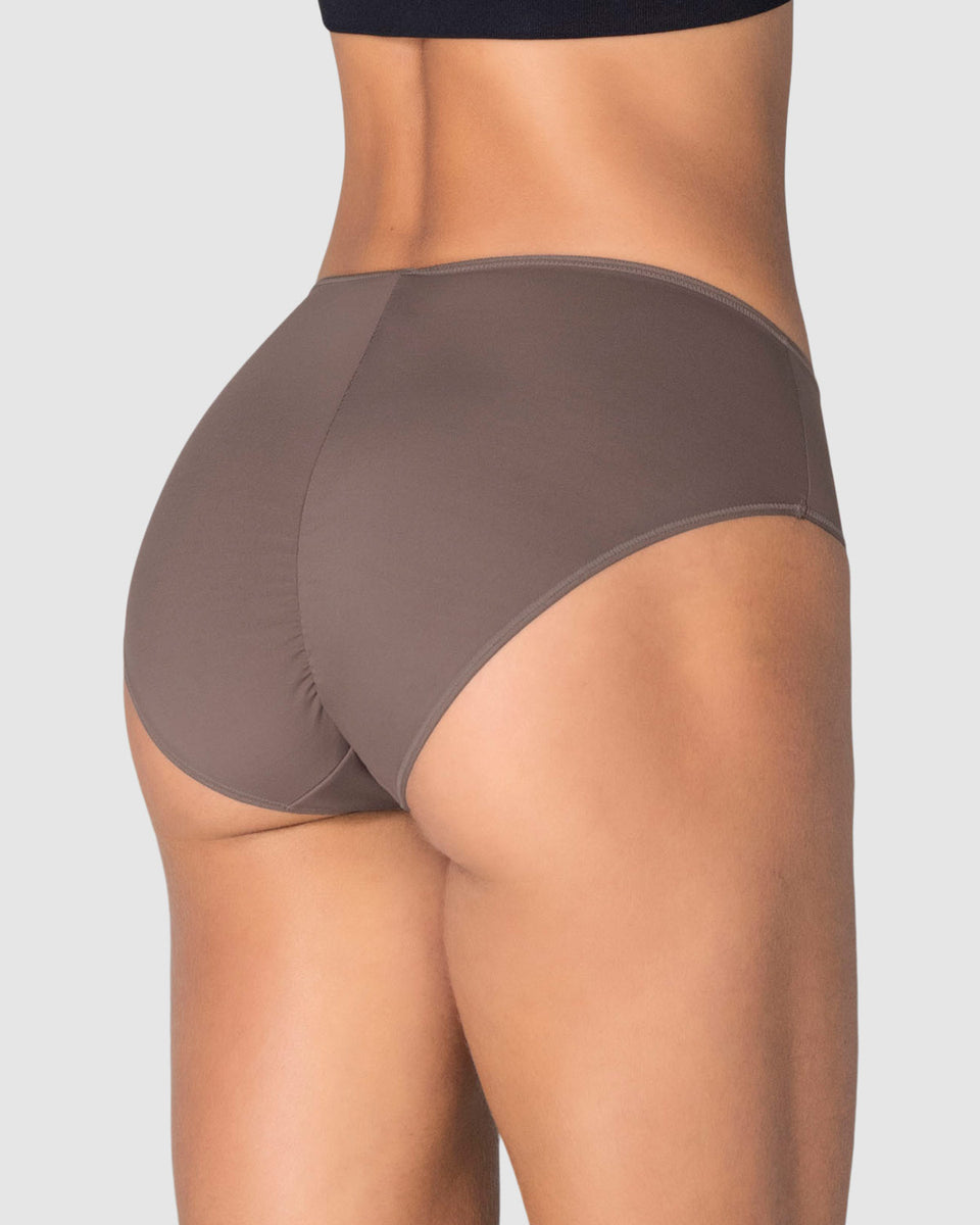 Panty clásico alto en pierna con control moderado en el abdomen