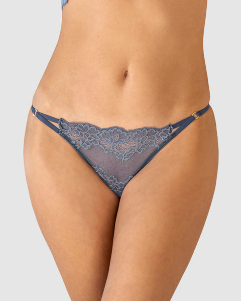 Tanga brasilera en encaje ligera y cómoda#color_554-azul-medio