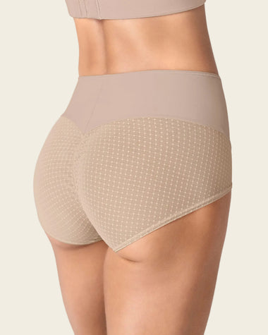 Panty clásico de control fuerte en abdomen, glúteos en tul#color_802-cafe-claro