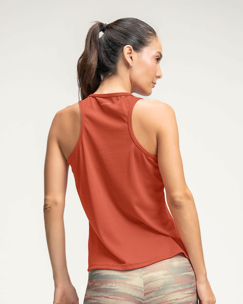 Camiseta deportiva de secado rápido y silueta semiajustada para mujer#color_391-terracota