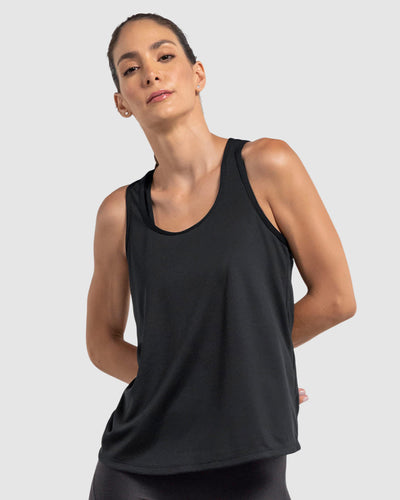 Camiseta deportiva de secado rápido y silueta semiajustada para mujer#color_700-negro