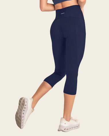 Capri de control en abdomen y muslos con bolsillo lateral#color_509-azul-oscuro