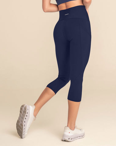 Capri de control en abdomen y muslos con bolsillo lateral#color_509-azul-oscuro