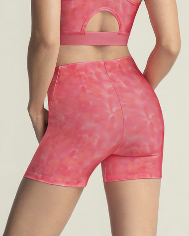 Short corto deportivo ajustado y ligero#color_040-estampado-rosado
