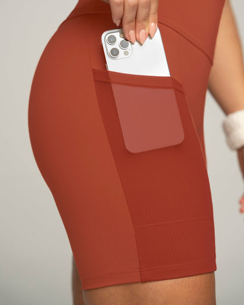 Short ciclista con bolsillo lateral y control de abdomen#color_336-rojo-canela