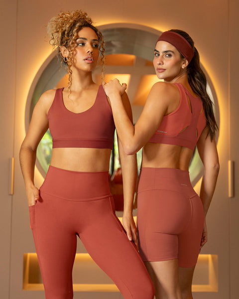 Short ciclista con bolsillo lateral y control de abdomen#color_336-rojo-canela