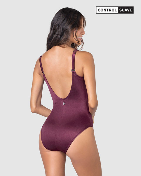 Traje de baño entero con control de abdomen y tela con brillo#color_466-vinotinto