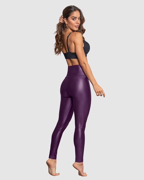 Leggings con control de abdomen y acabado efecto cuero#color_429-morado