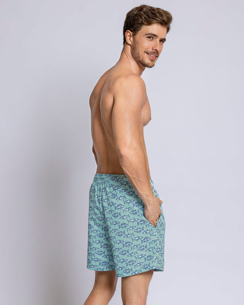 Pantaloneta de baño masculina con práctico bolsillo al lado derecho#color_620-estampado-peces