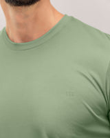 Camiseta deportiva masculina semiajustada de secado rápido#color_615-verde-claro