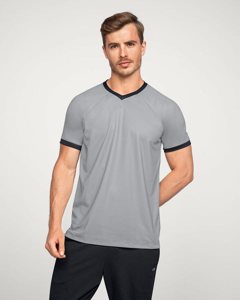 Camiseta deportiva masculina en material transpirable con cuello en V#color_731-gris