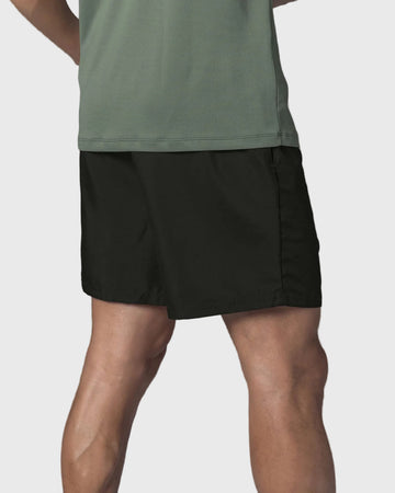 Pantaloneta deportiva con bolsillos funcionales#color_700-negro
