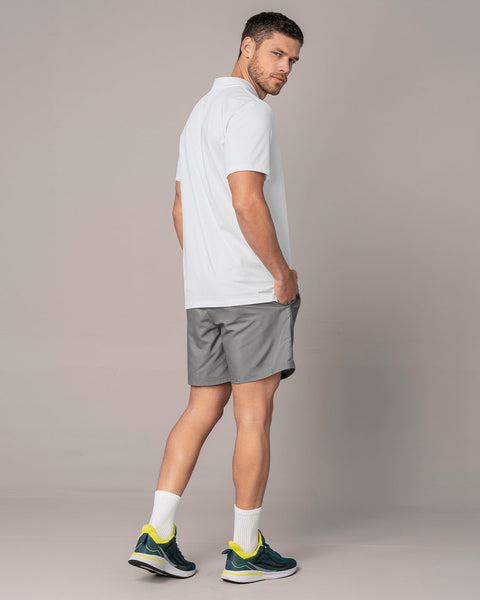 Pantaloneta deportiva con bolsillos funcionales#color_753-gris