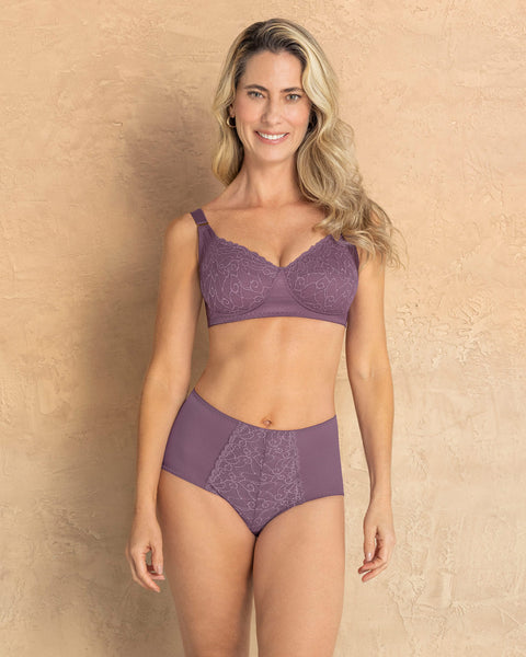Panty clásico de control suave con toques de encaje en abdomen#color_043-mora