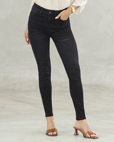 Jean skinny levanta glúteos#color_700-negro