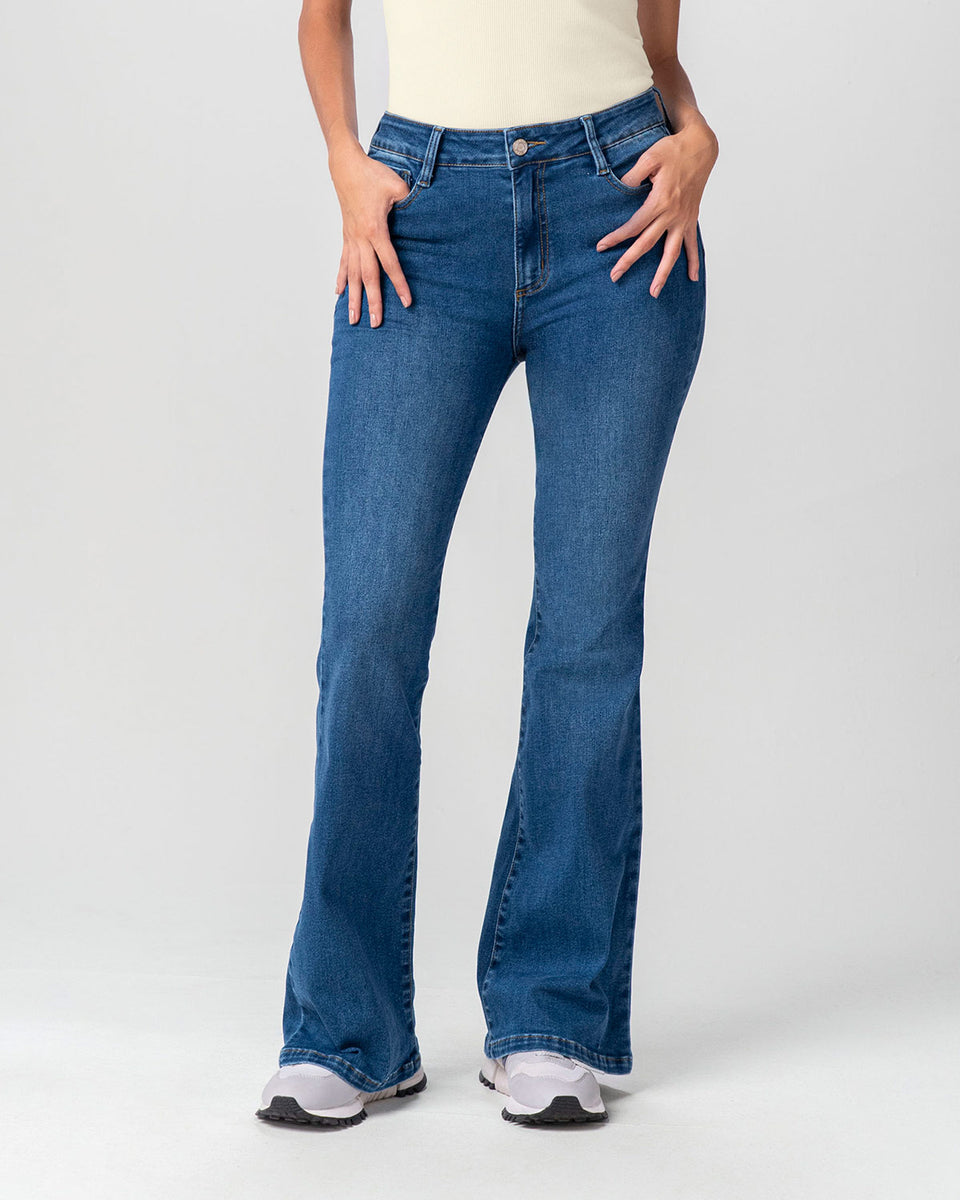 Jean levanta glúteos bota flare