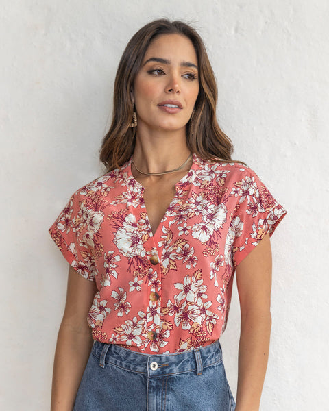 Blusa manga corta estampada abotonable#color_104-estampado-coral