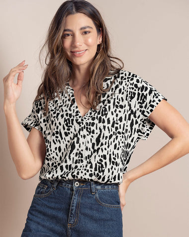 Blusa manga corta manga corta silueta semiajustada#color_077-animal-print