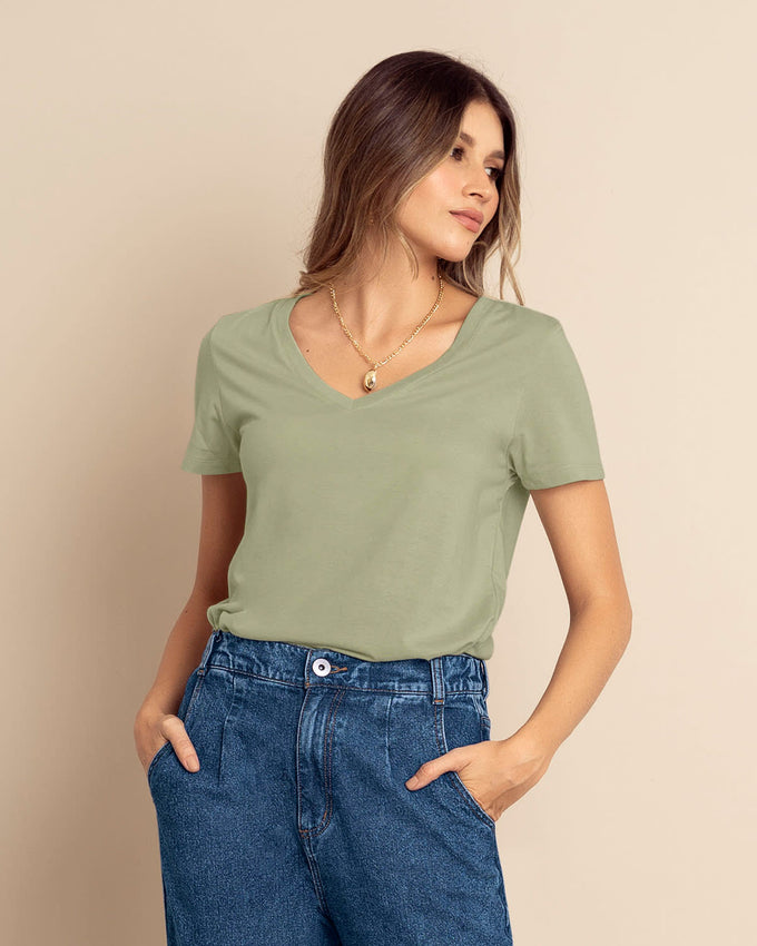 Camiseta manga corta cuello en V elaborada en algodón#color_172-verde-claro