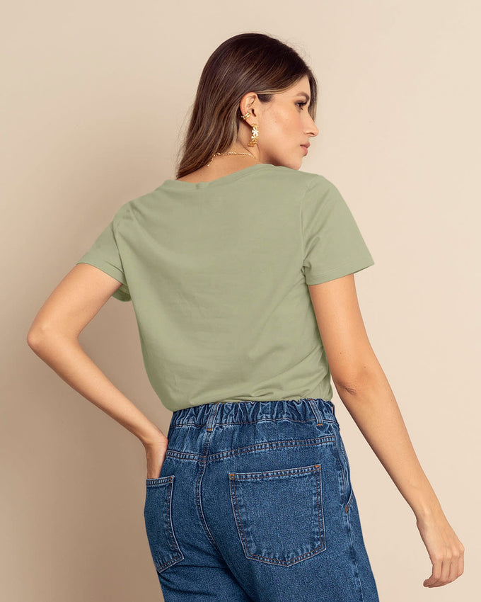 Camiseta manga corta cuello en V elaborada en algodón#color_172-verde-claro