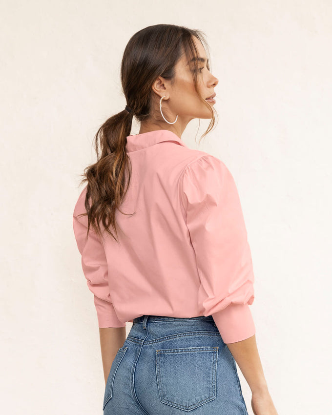 Blusa manga 3/4 con botones funcionales y recogido en hombros#color_313-rosado