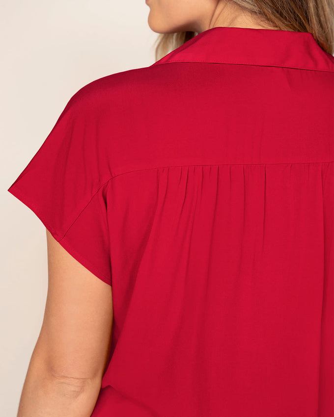 Blusa manga corta con botones funcionales y cuello camisero#color_302-rojo