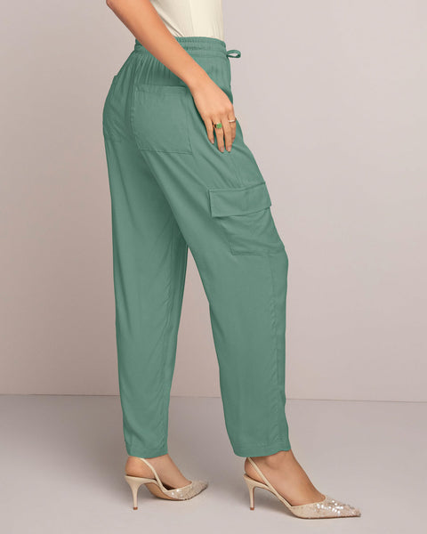 Pantalón recto con elástico y tira en cintura#color_172-verde