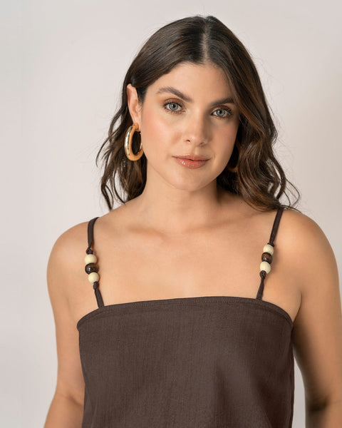 Blusa de tiritas con apliques en madera#color_800-cafe