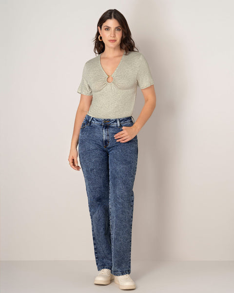Camiseta ajustada con argolla en escote#color_084-arena