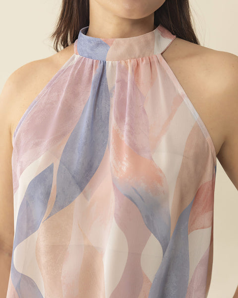 Camiseta estampada cuello alto con un toque de transparencia#color_145-estampado-mandarina-azul