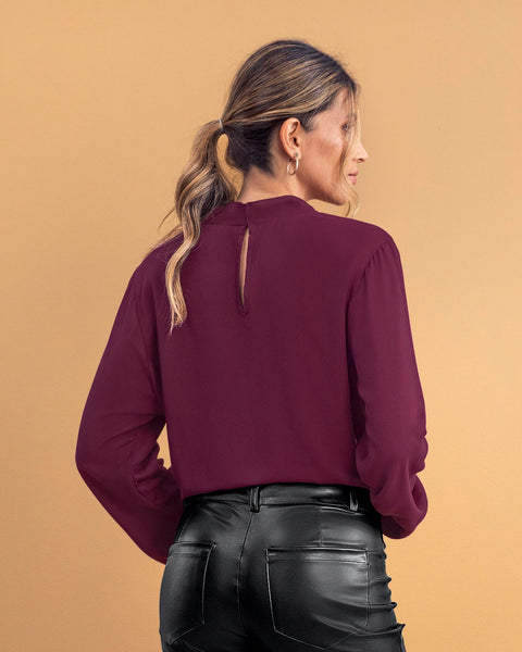 Blusa manga larga con abertura en escote#color_409-uva