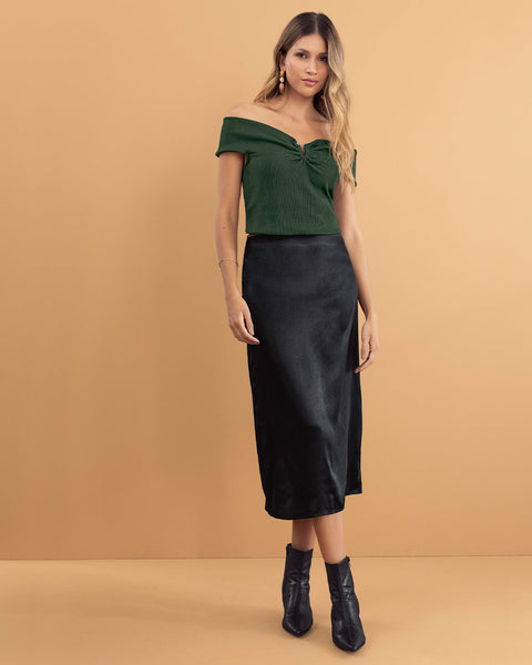 Camiseta off shoulders con detalle en escote#color_601-verde