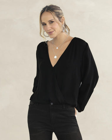 Blusa manga larga escote en V cruzado#color_700-negro