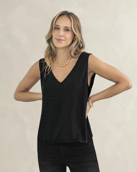 Blusa manga sisa esencial en tela con textura#color_700-negro
