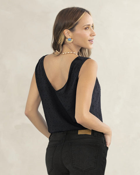 Blusa manga sisa esencial en tela con textura#color_700-negro